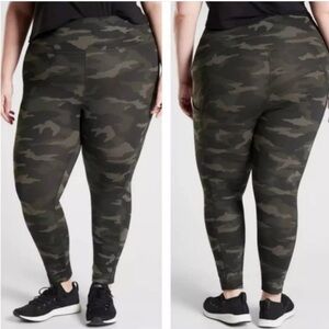 Athleta Camo Ultimate Stash 7/8 Tights